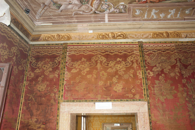 Restauro Tappezzerie di mobilio e parietali