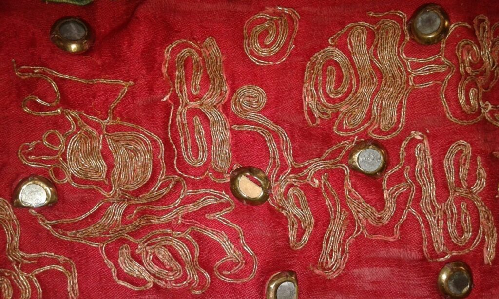 Dettaglio restauro ricamo