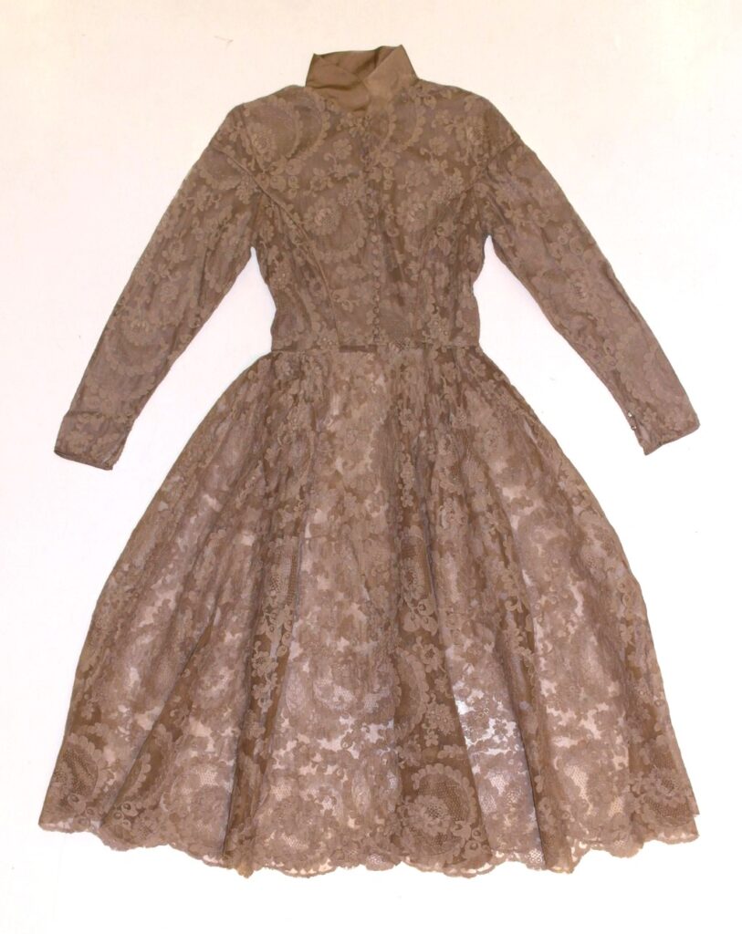 Abito in pizzo di sets