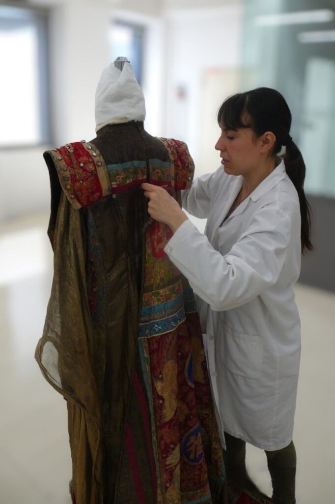 Dettaglio allestimento costume teatrale