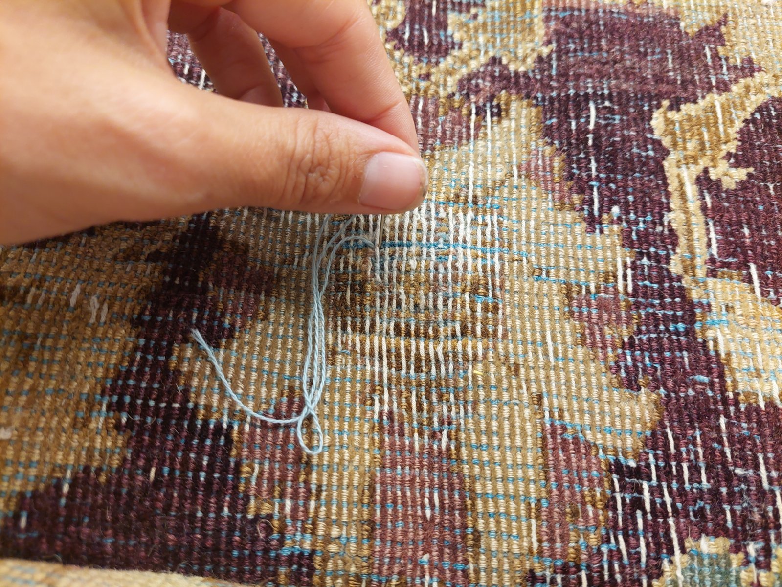 Dettaglio restauro integrativo tappeto